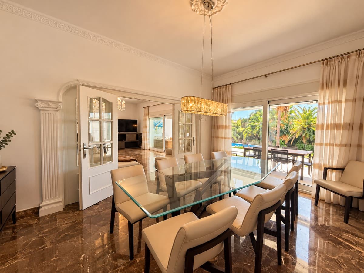 Detached Villa in El Paraiso — photo 8 of 10