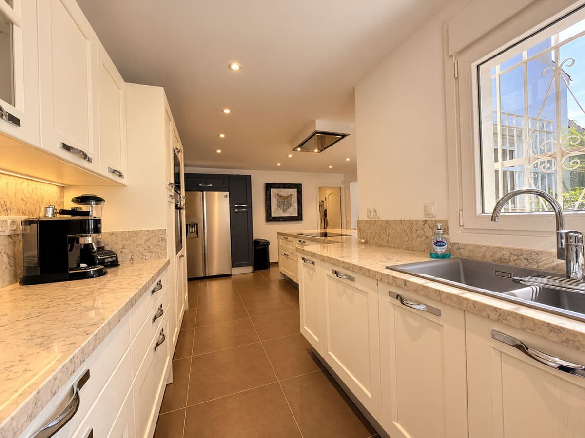 Detached Villa in El Paraiso — photo 9 of 10