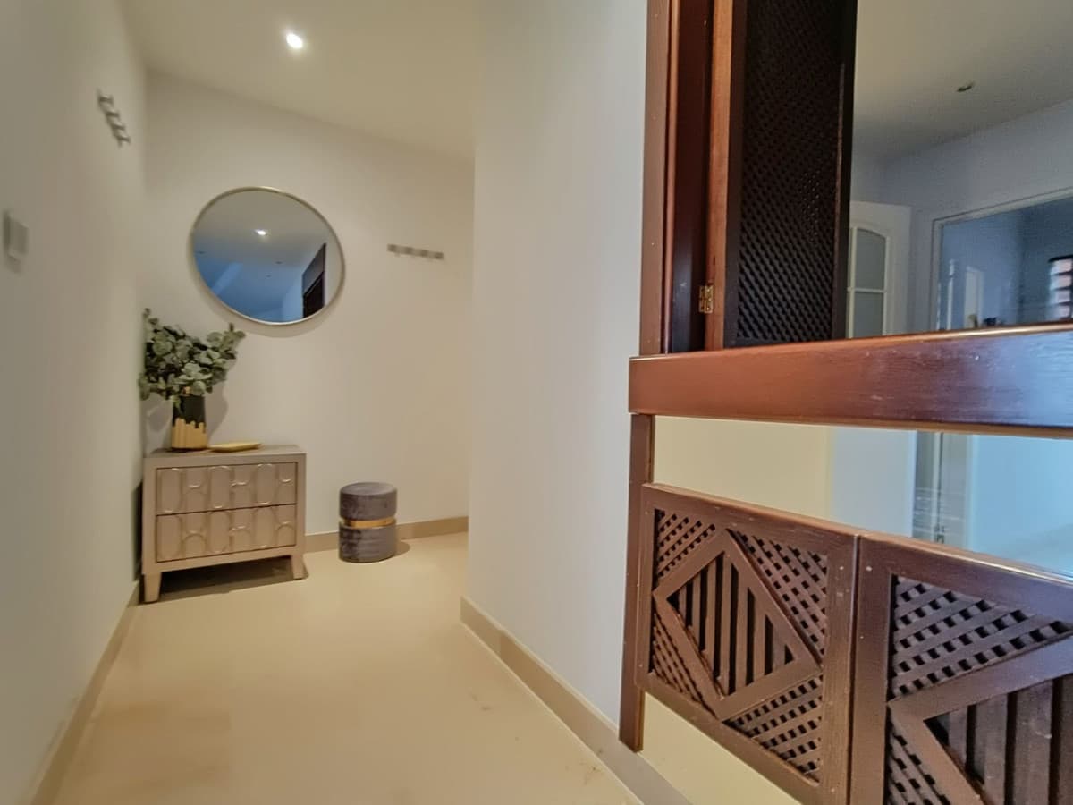 Middle Floor Apartment in The Golden Mile — photo 4 of 10
