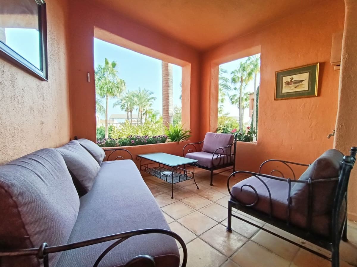 Middle Floor Apartment in The Golden Mile — photo 10 of 10