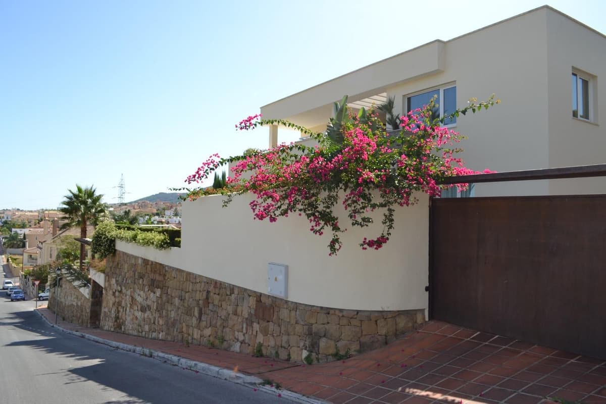Detached Villa in Alhaurín de la Torre — photo 1 of 10