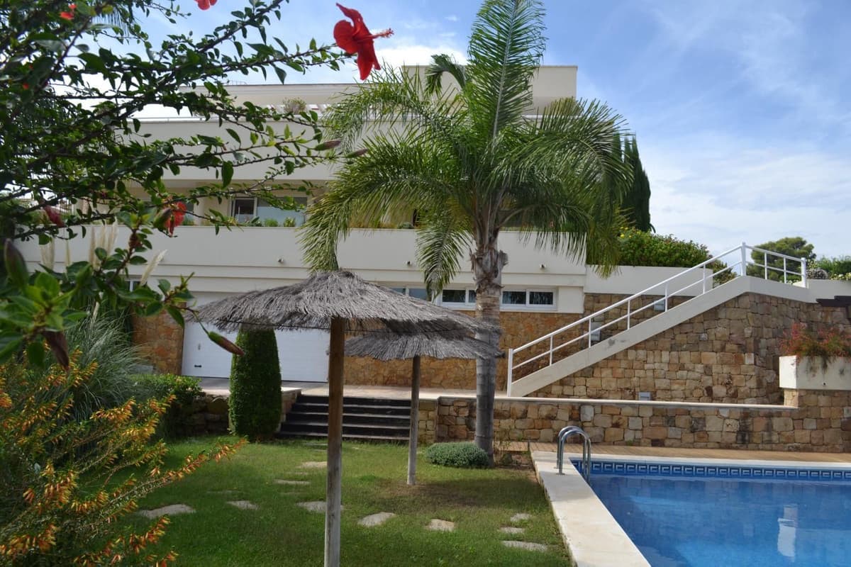Detached Villa in Alhaurín de la Torre — photo 4 of 10