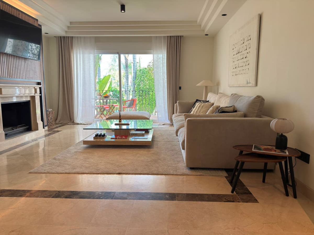 Middle Floor Apartment in Sierra Blanca — photo 1 of 10