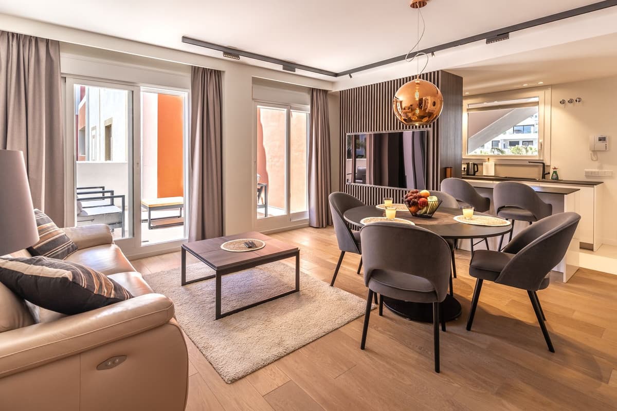 Middle Floor Apartment in Estepona — photo 1 of 10