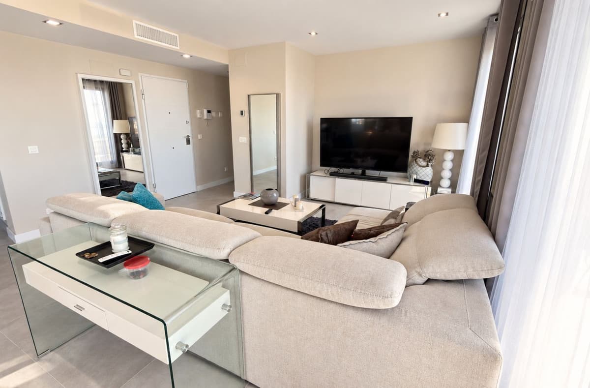 Penthouse in Las Lagunas — photo 8 of 10