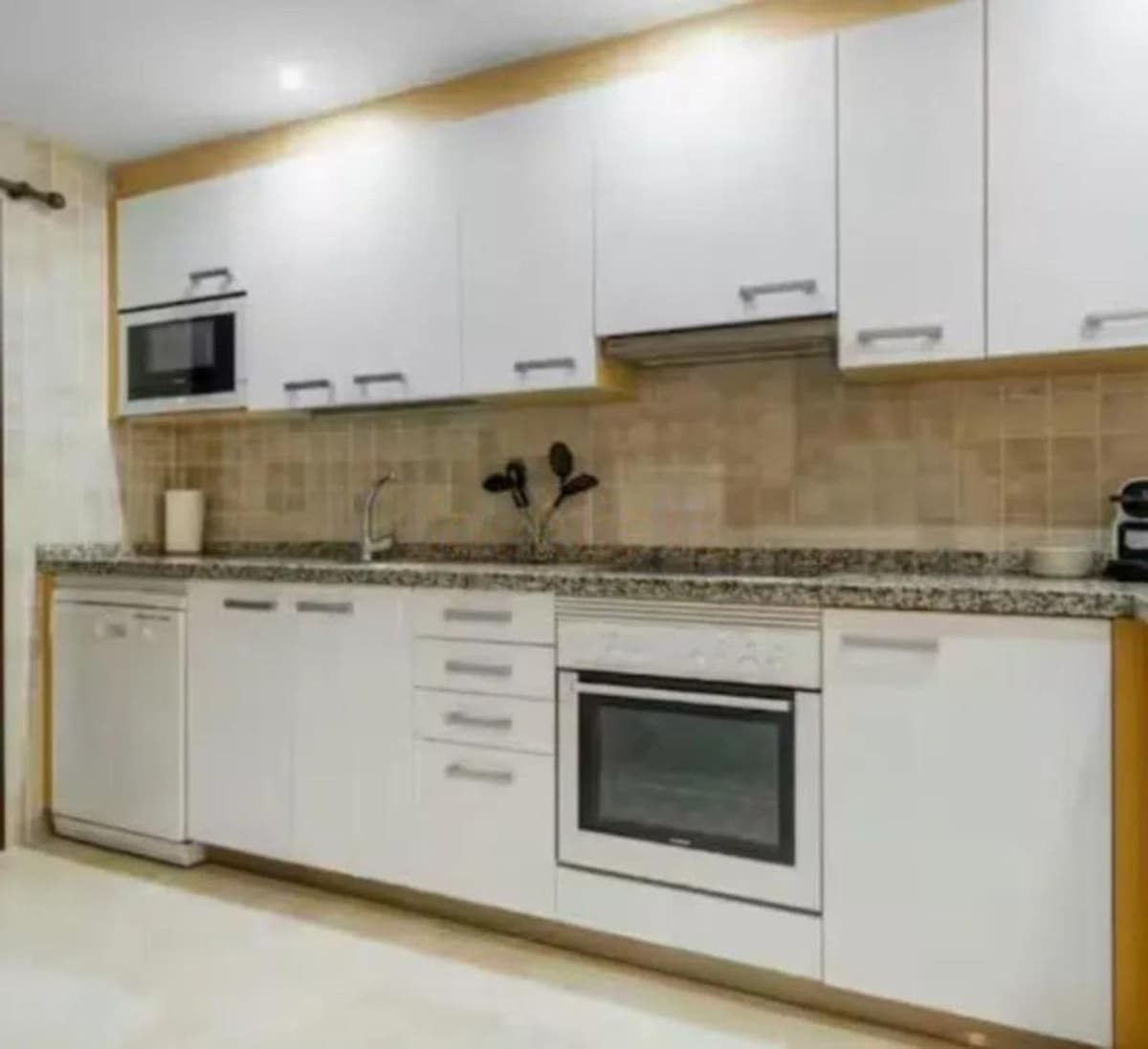 Ground Floor Apartment in Estepona — photo 4 of 10