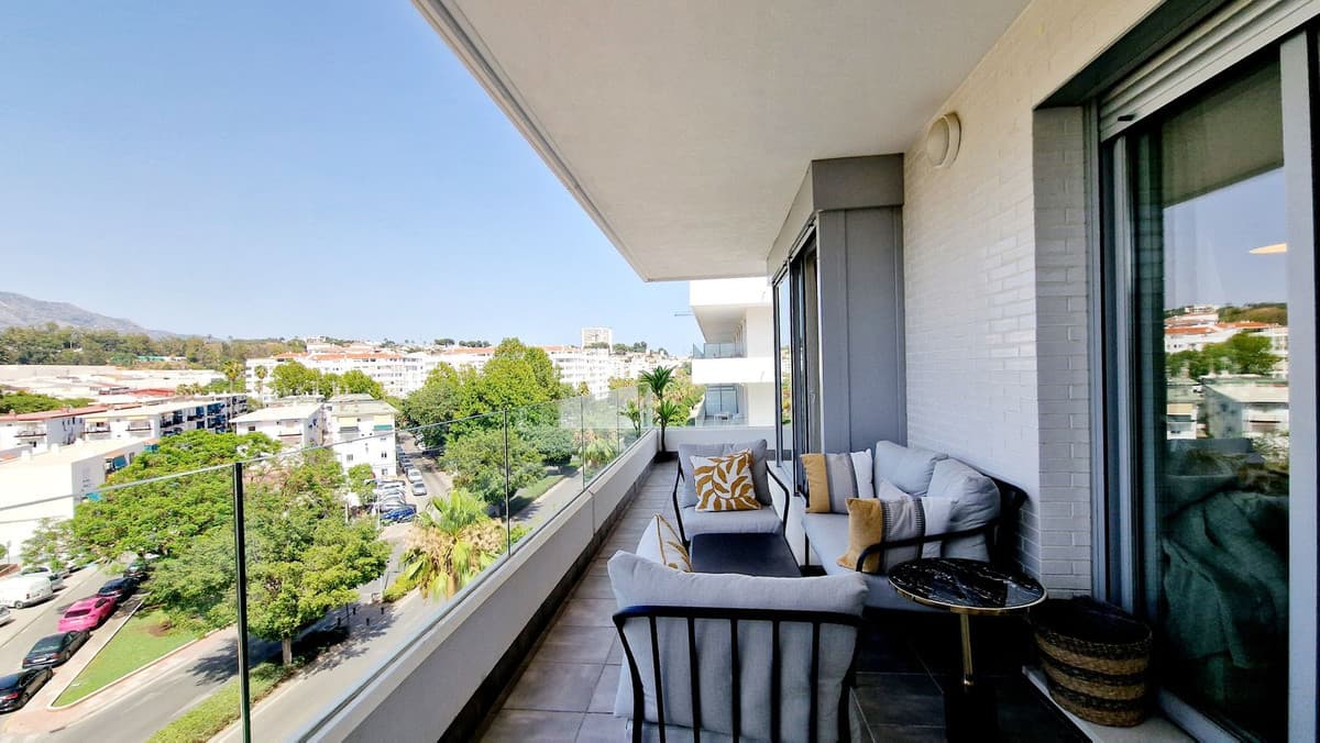 Middle Floor Apartment in Nueva Andalucía — photo 6 of 10