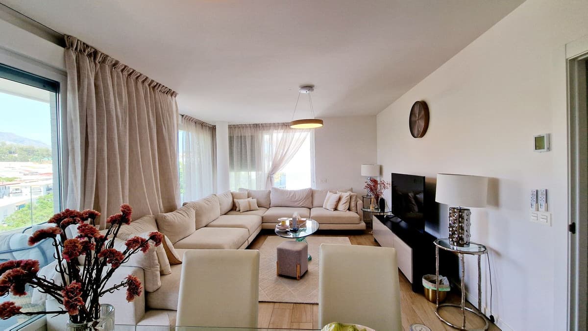 Middle Floor Apartment in Nueva Andalucía — photo 9 of 10