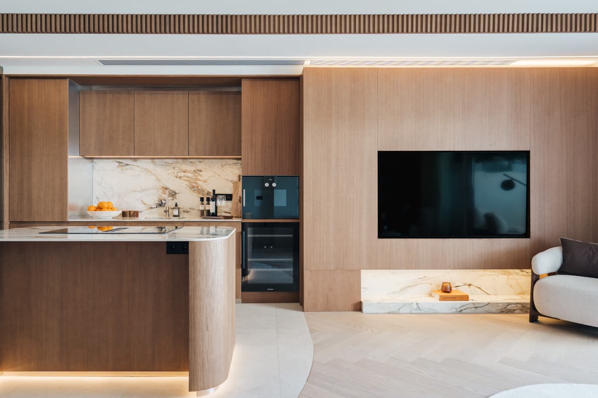 Middle Floor Apartment in The Golden Mile — photo 1 of 10