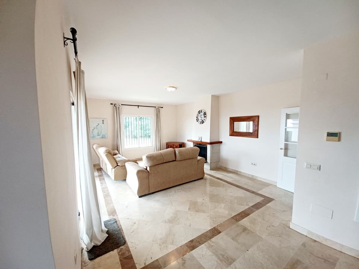 Detached Villa in La Alcaidesa — photo 10 of 10