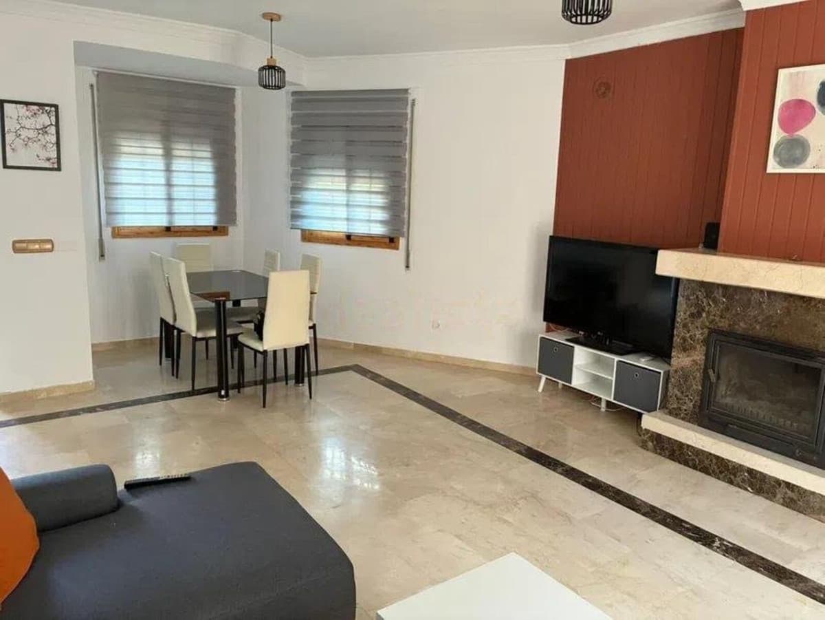 Semi-Detached House in Cancelada — photo 3 of 10