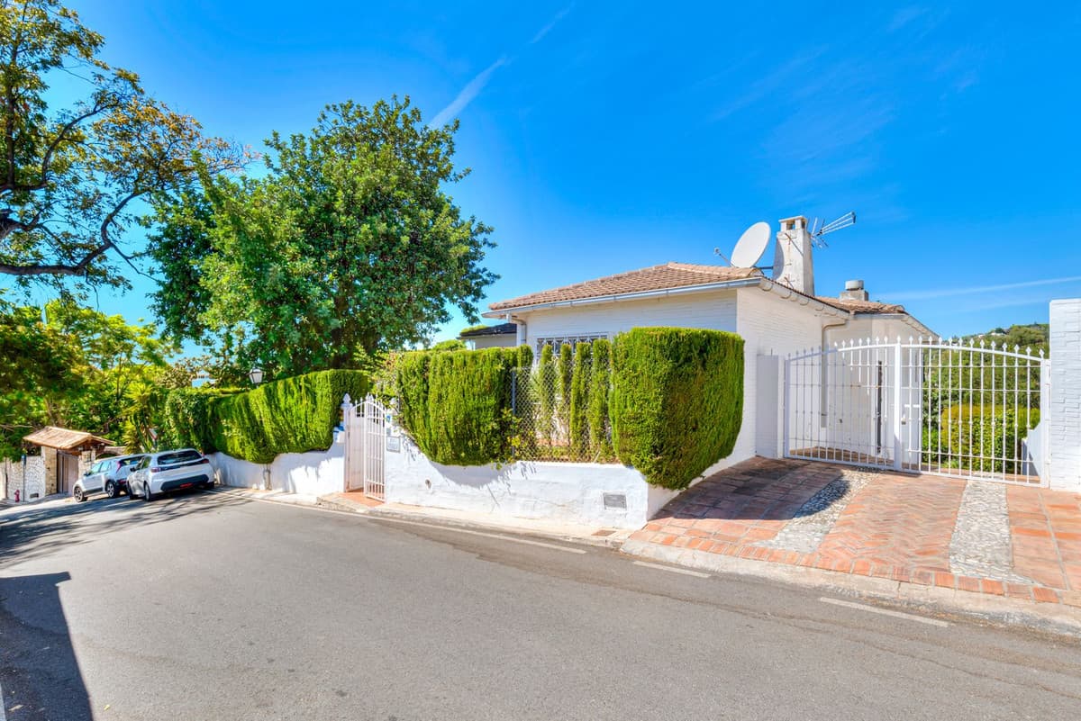 Detached Villa in Mijas — photo 1 of 10