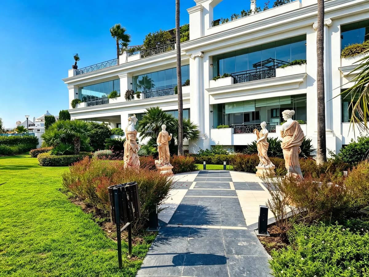 Ground Floor Apartment in Estepona — photo 1 of 10