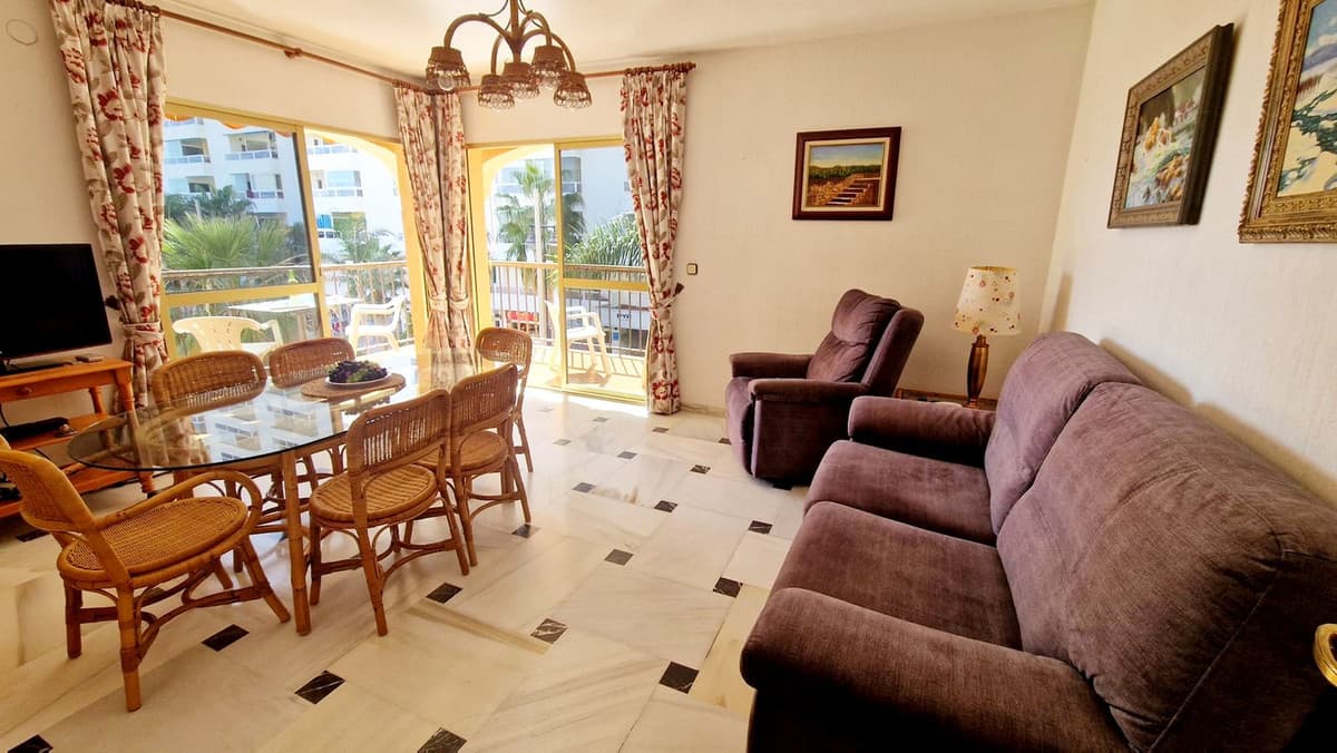 Middle Floor Apartment in Fuengirola — photo 3 of 10