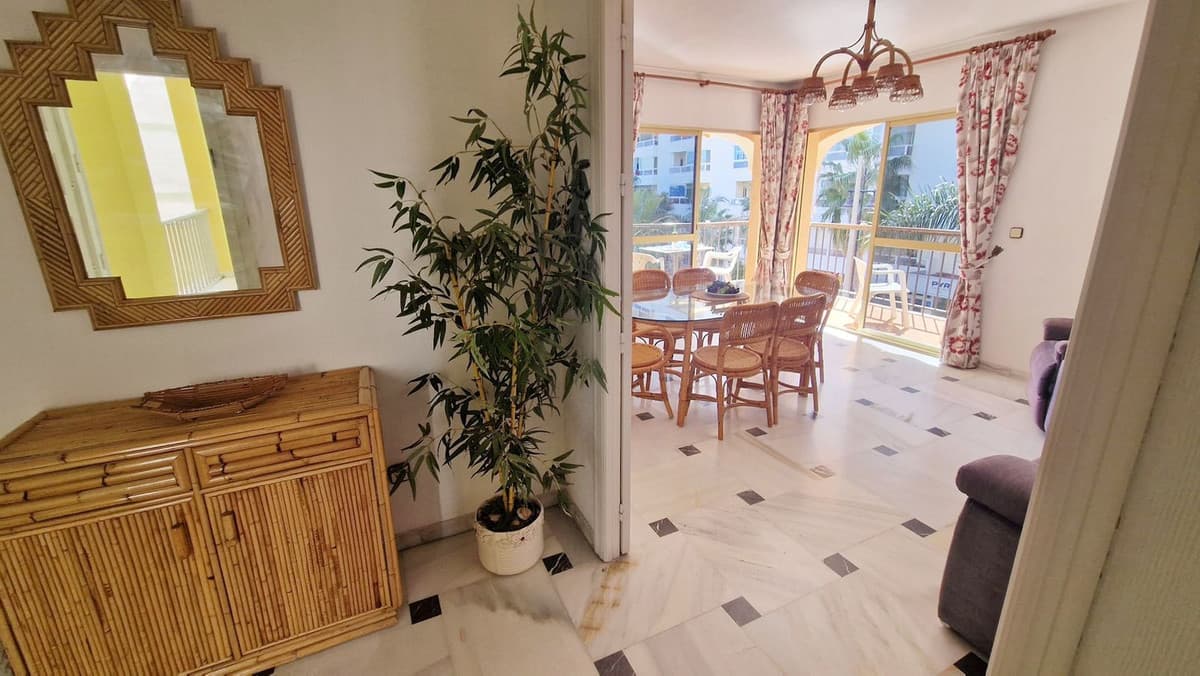 Middle Floor Apartment in Fuengirola — photo 8 of 10
