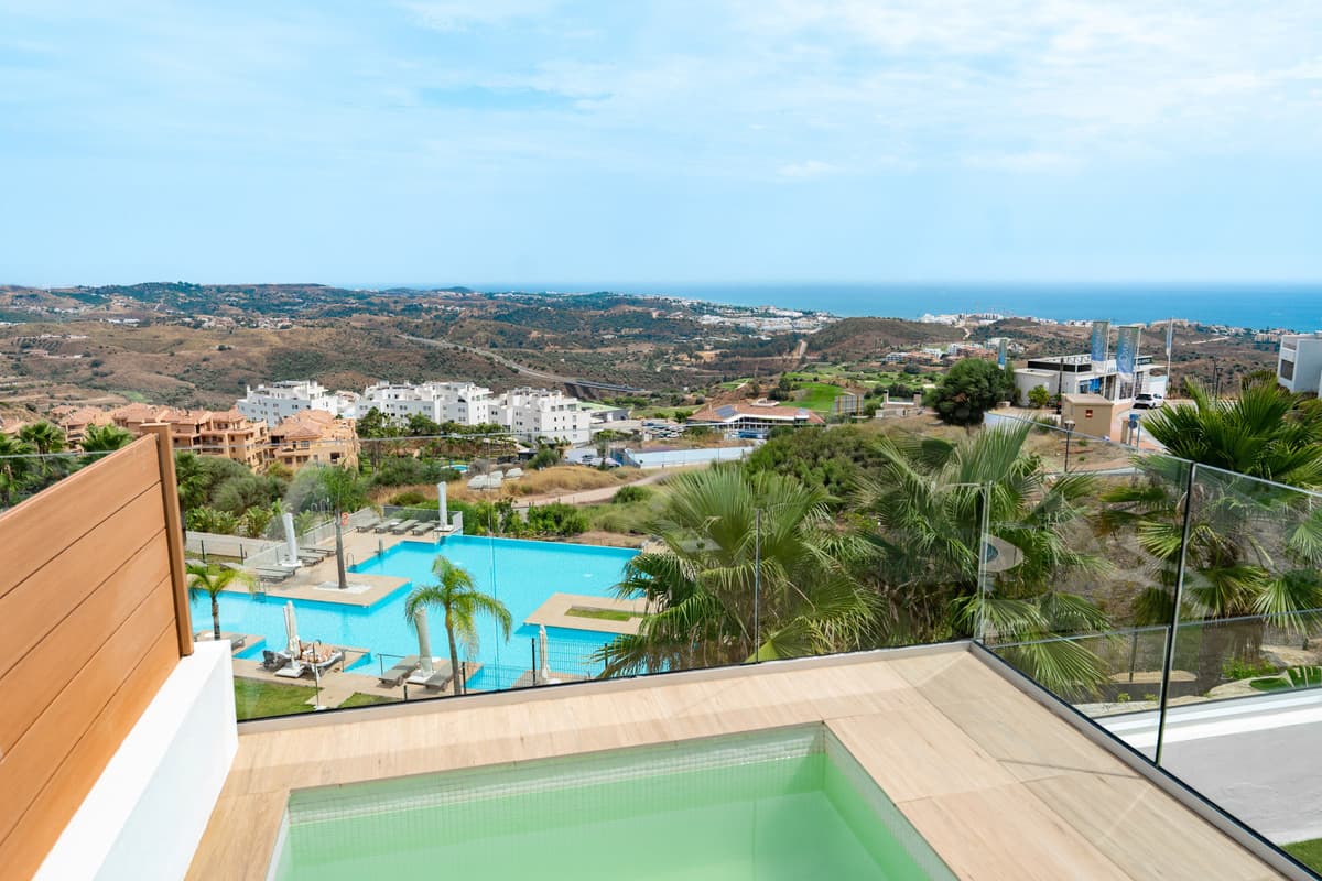 Middle Floor Apartment in Calanova Golf — photo 9 of 10