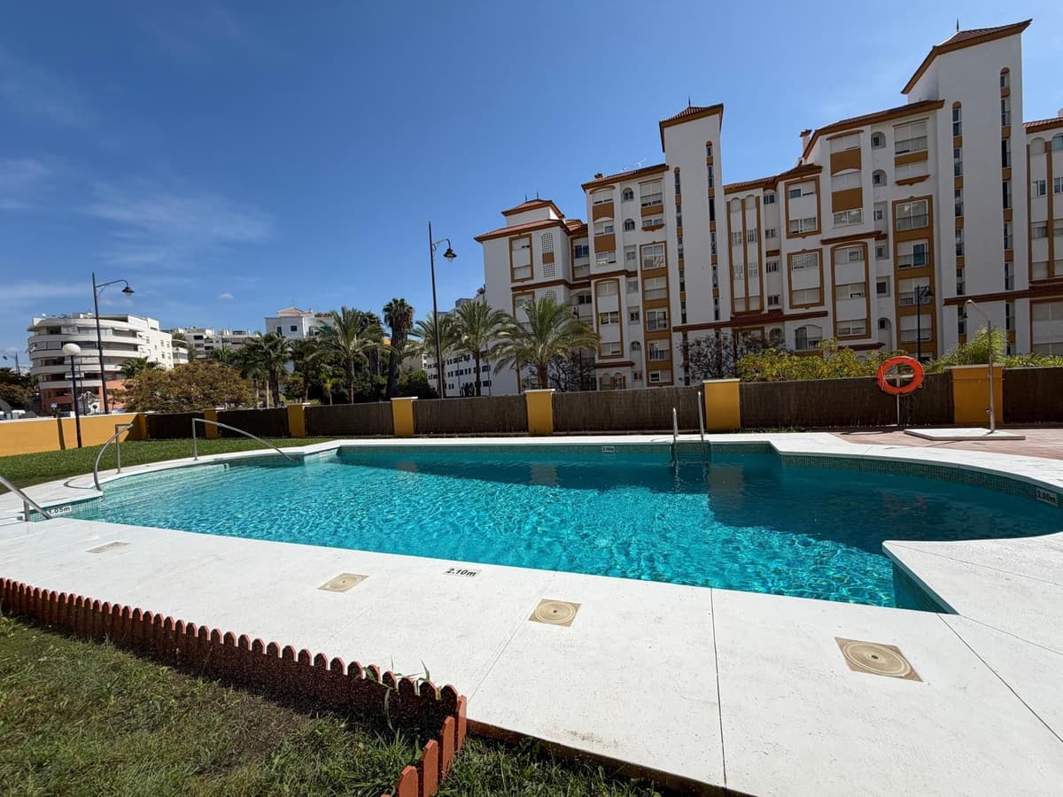 Middle Floor Apartment in Estepona — photo 2 of 10