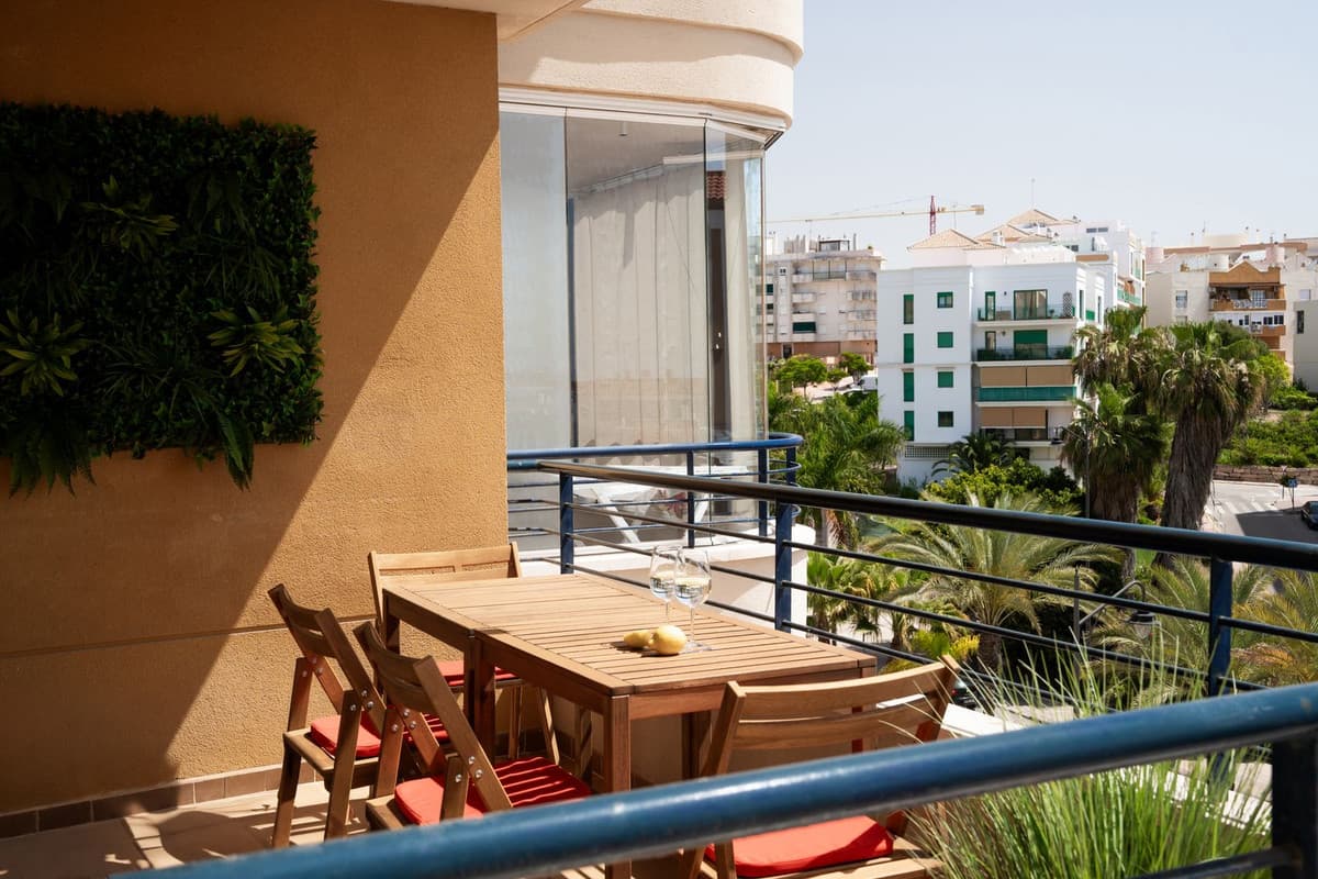 Middle Floor Apartment in Estepona — photo 5 of 10