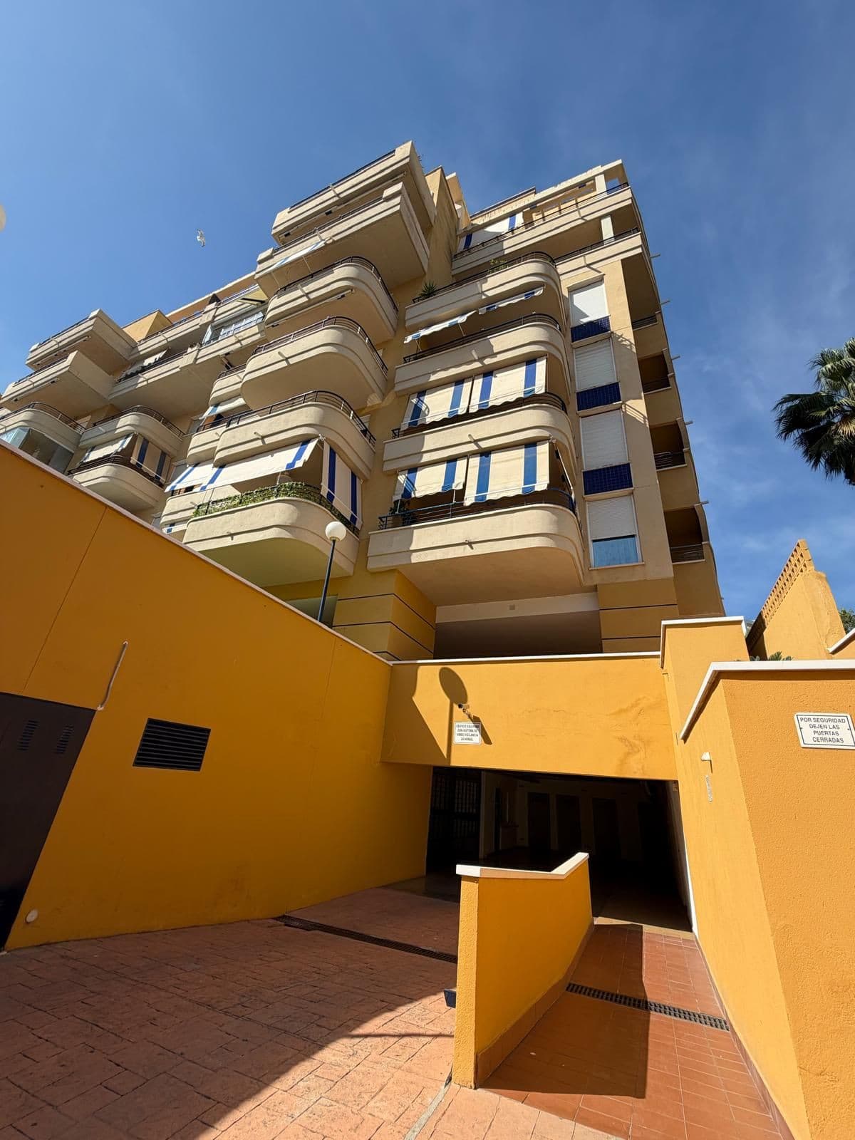 Middle Floor Apartment in Estepona — photo 9 of 10