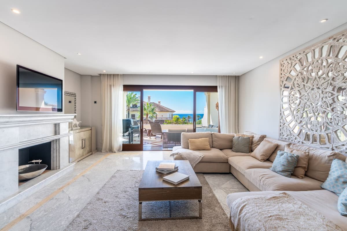Middle Floor Apartment in Los Monteros — photo 2 of 10
