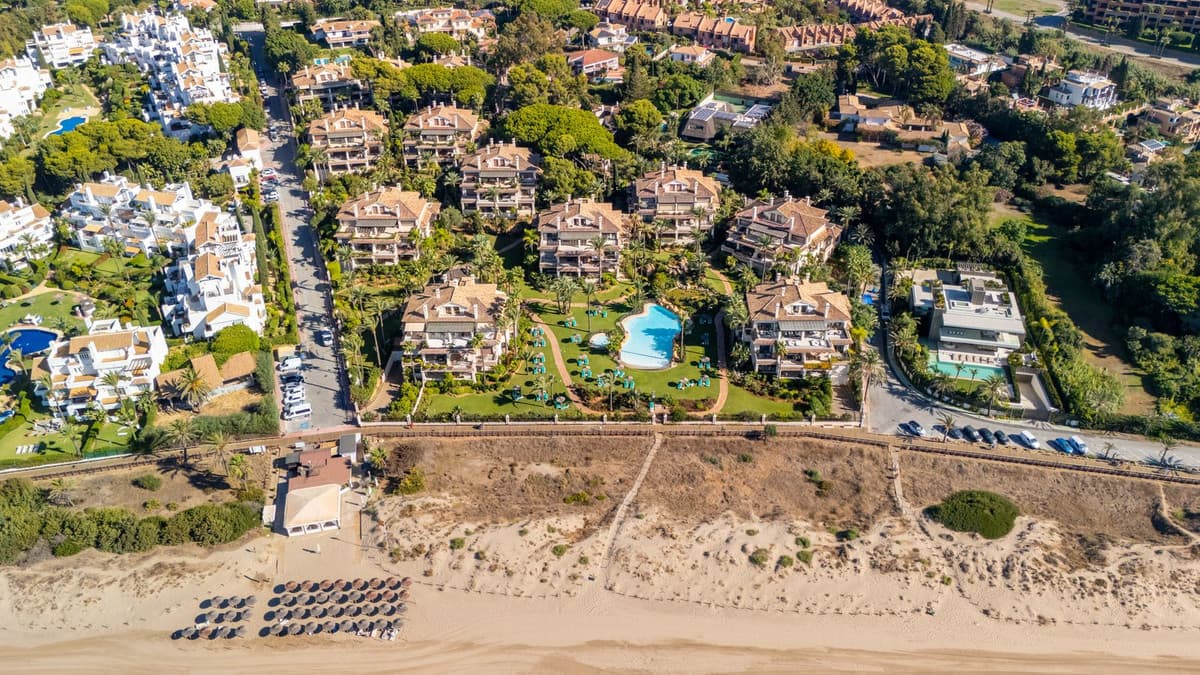 Middle Floor Apartment in Los Monteros — photo 3 of 10