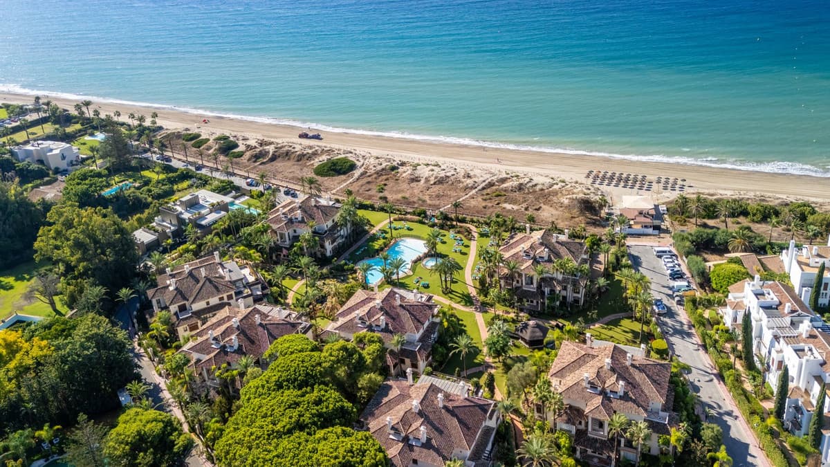 Middle Floor Apartment in Los Monteros — photo 4 of 10