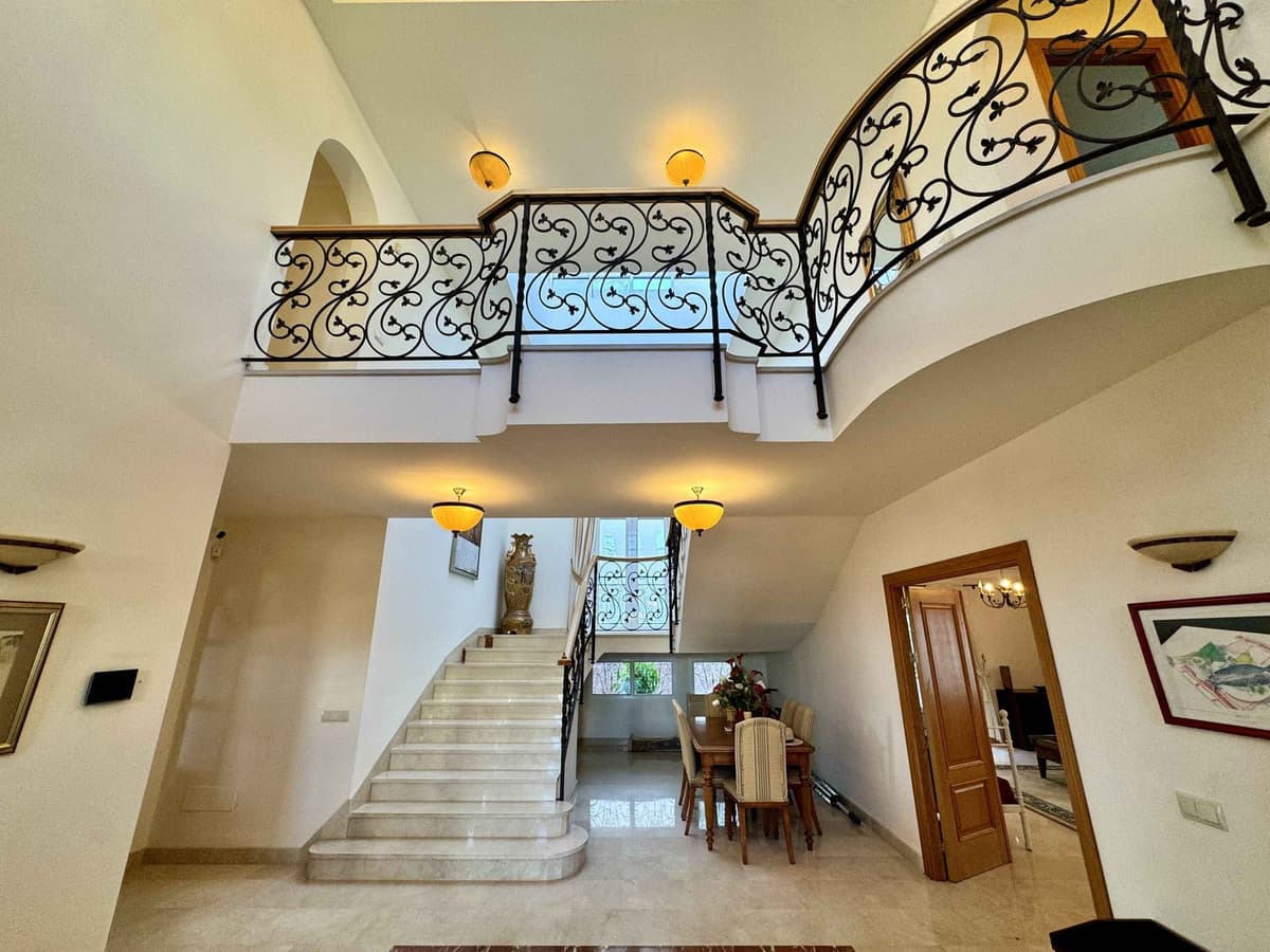 Detached Villa in Riviera del Sol — photo 4 of 10