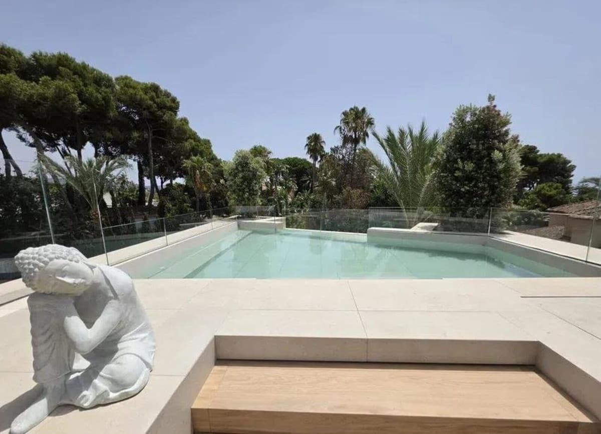Detached Villa in Los Monteros — photo 4 of 10