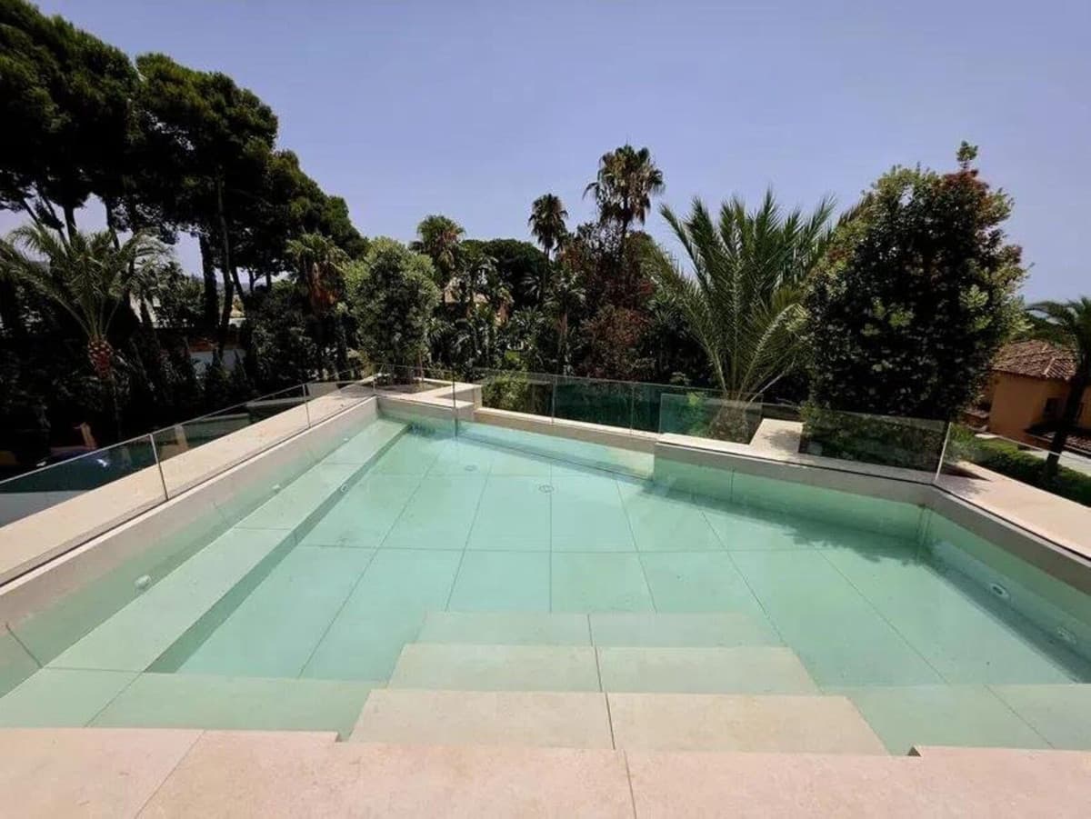 Detached Villa in Los Monteros — photo 5 of 10