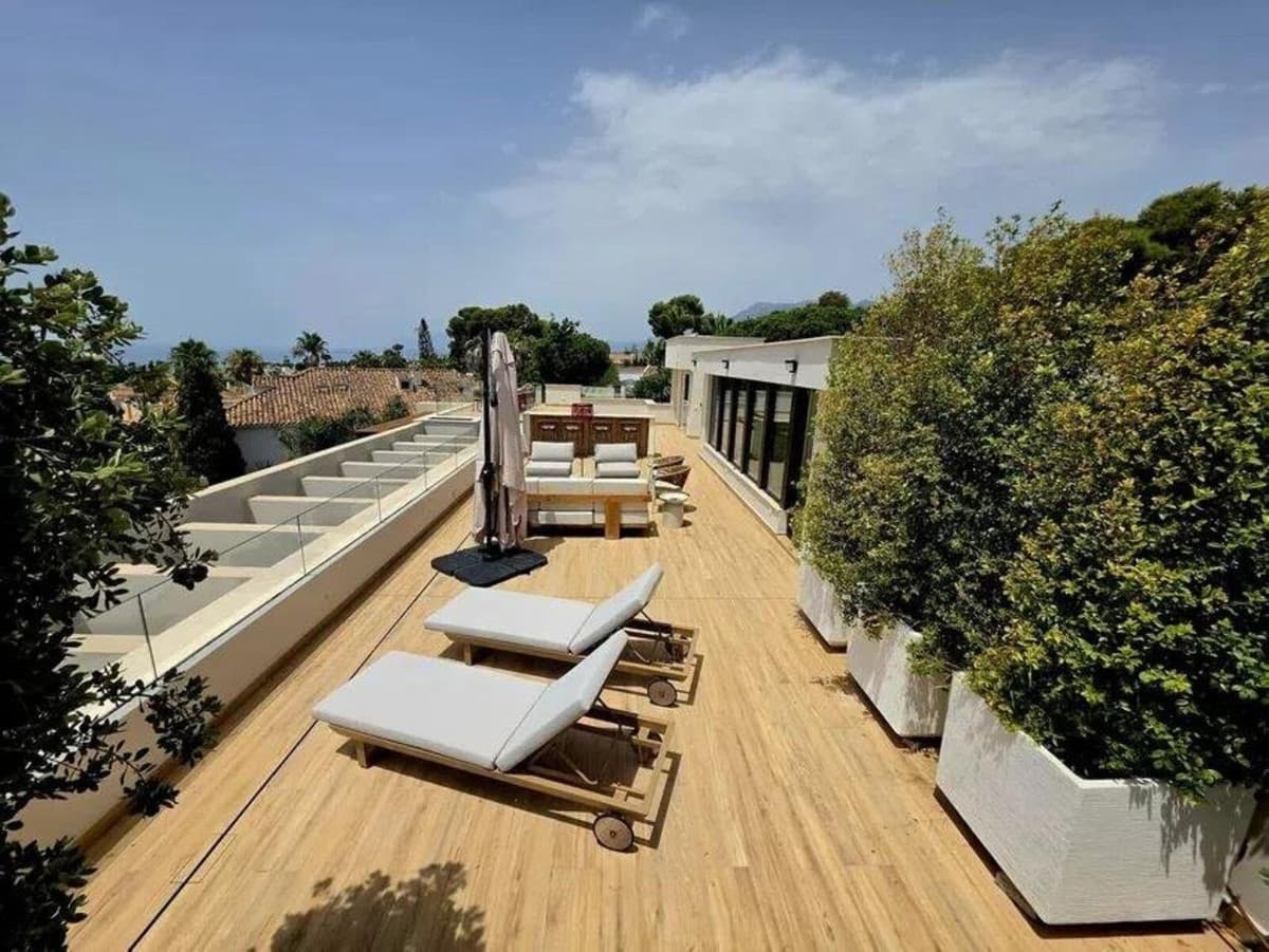 Detached Villa in Los Monteros — photo 7 of 10