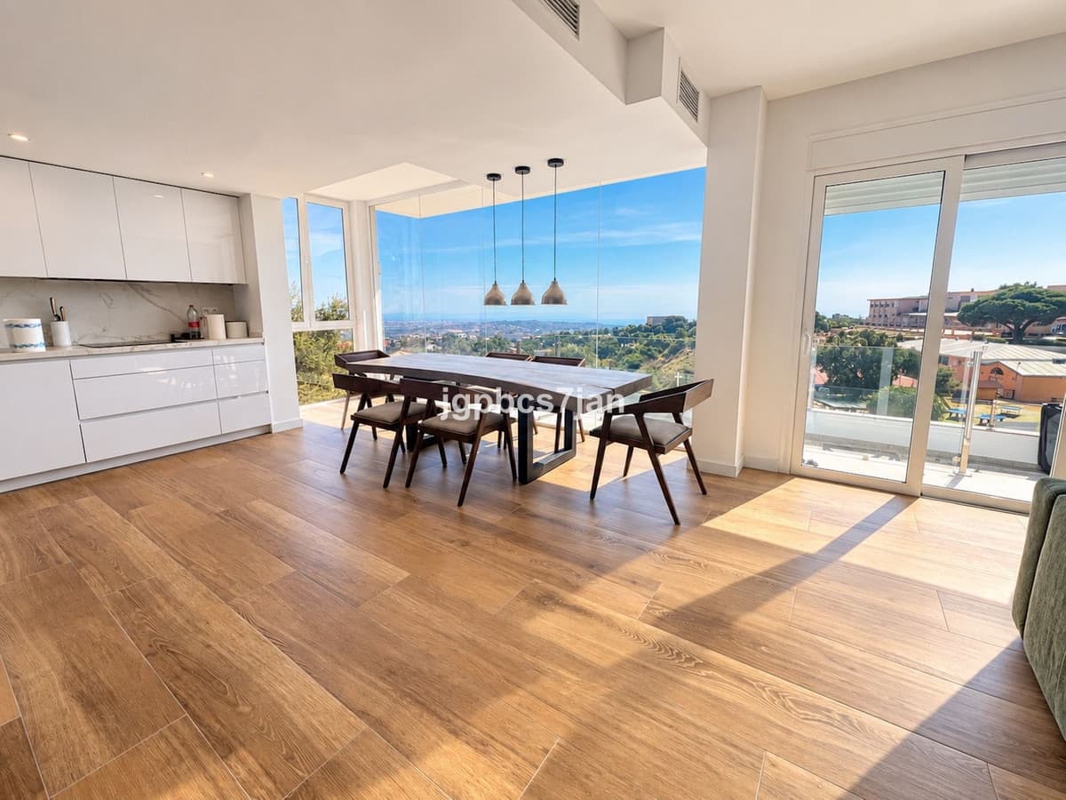 Semi-Detached House in La Mairena — photo 1 of 10