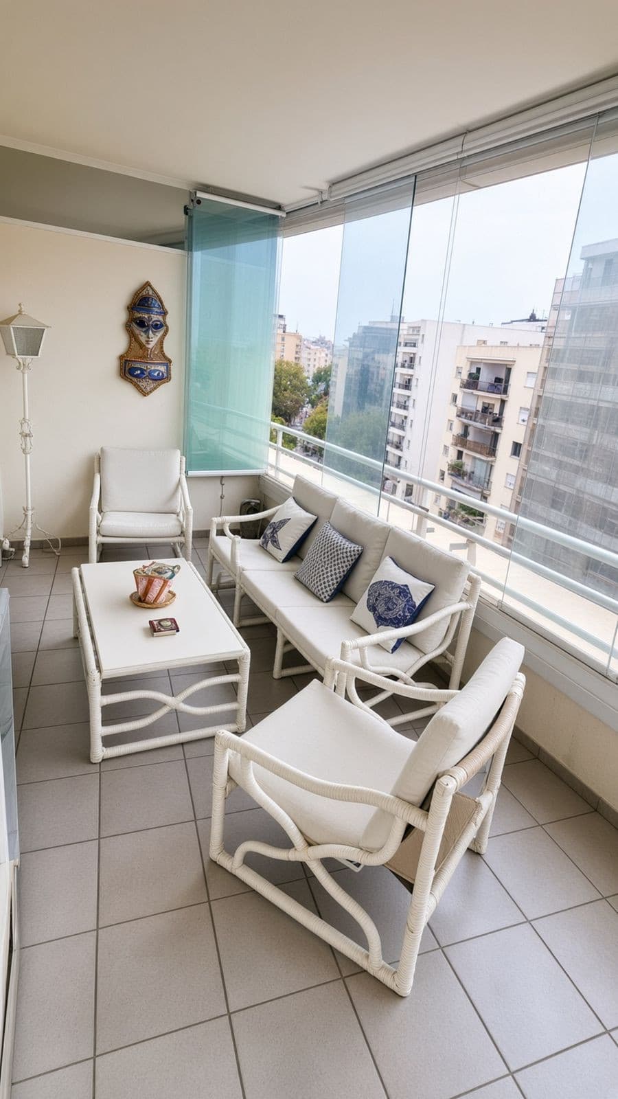 Middle Floor Apartment in Marbella — photo 3 of 10