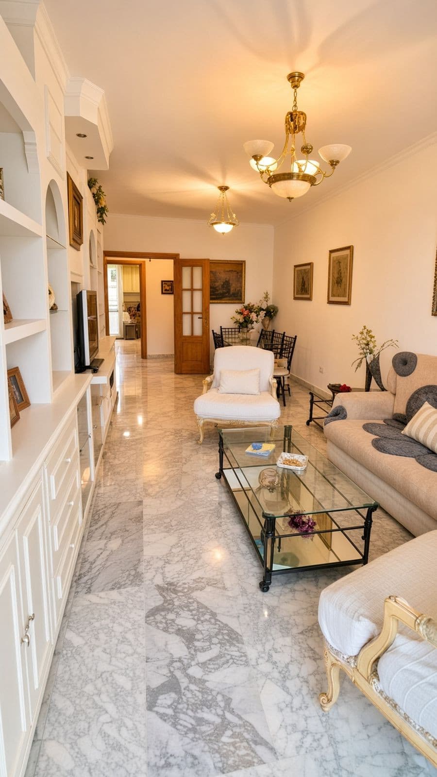 Middle Floor Apartment in Marbella — photo 4 of 10