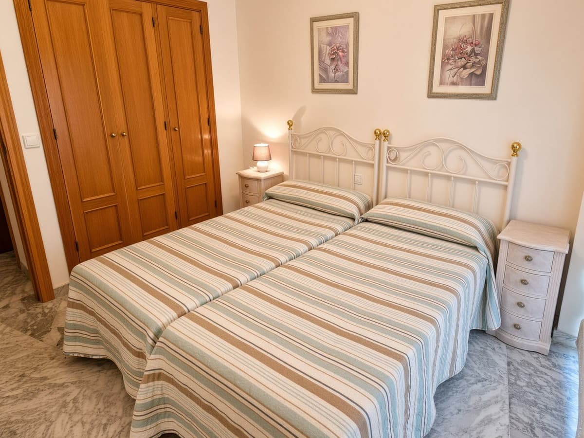 Middle Floor Apartment in Marbella — photo 10 of 10
