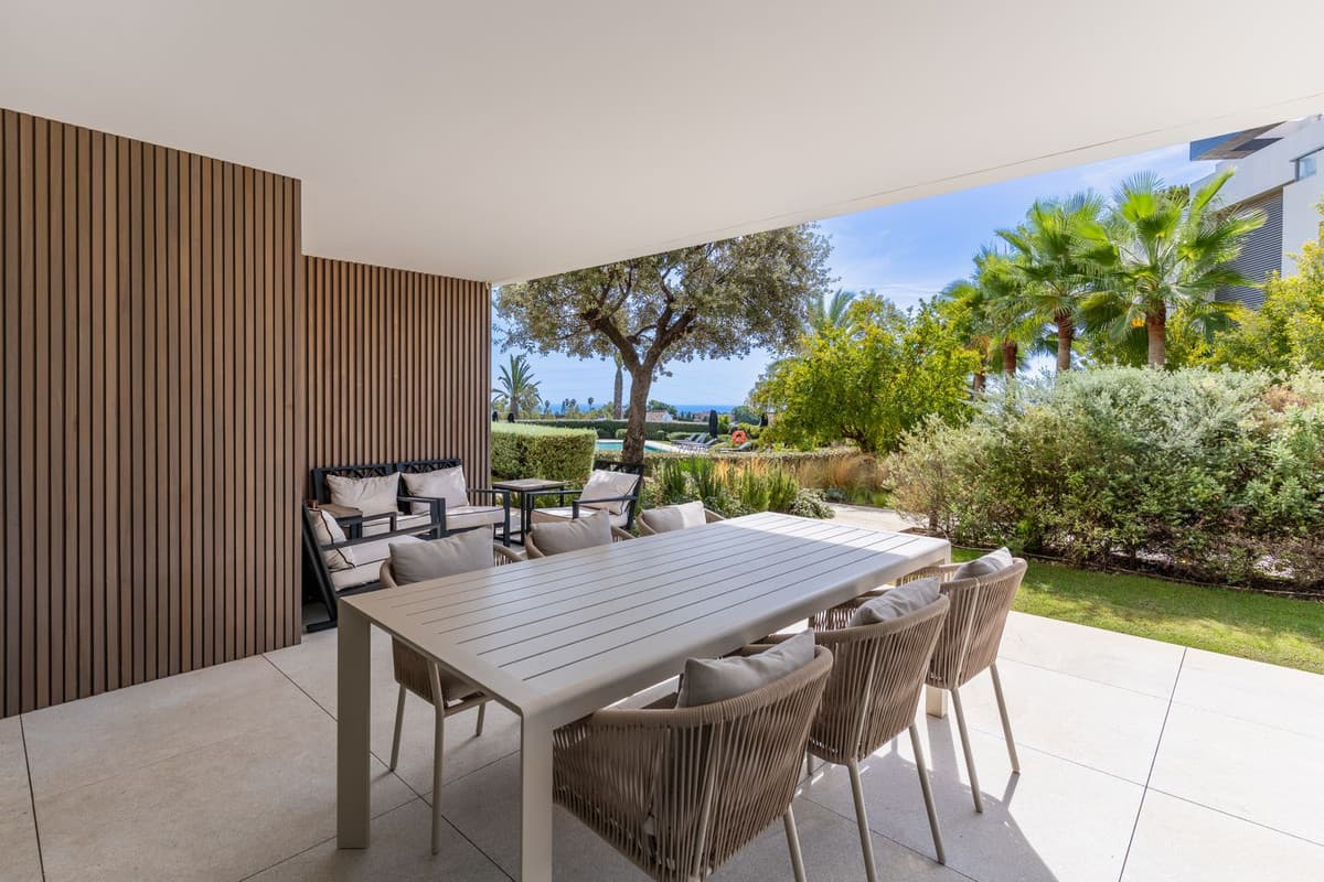 Ground Floor Apartment in Benahavís — photo 3 of 10