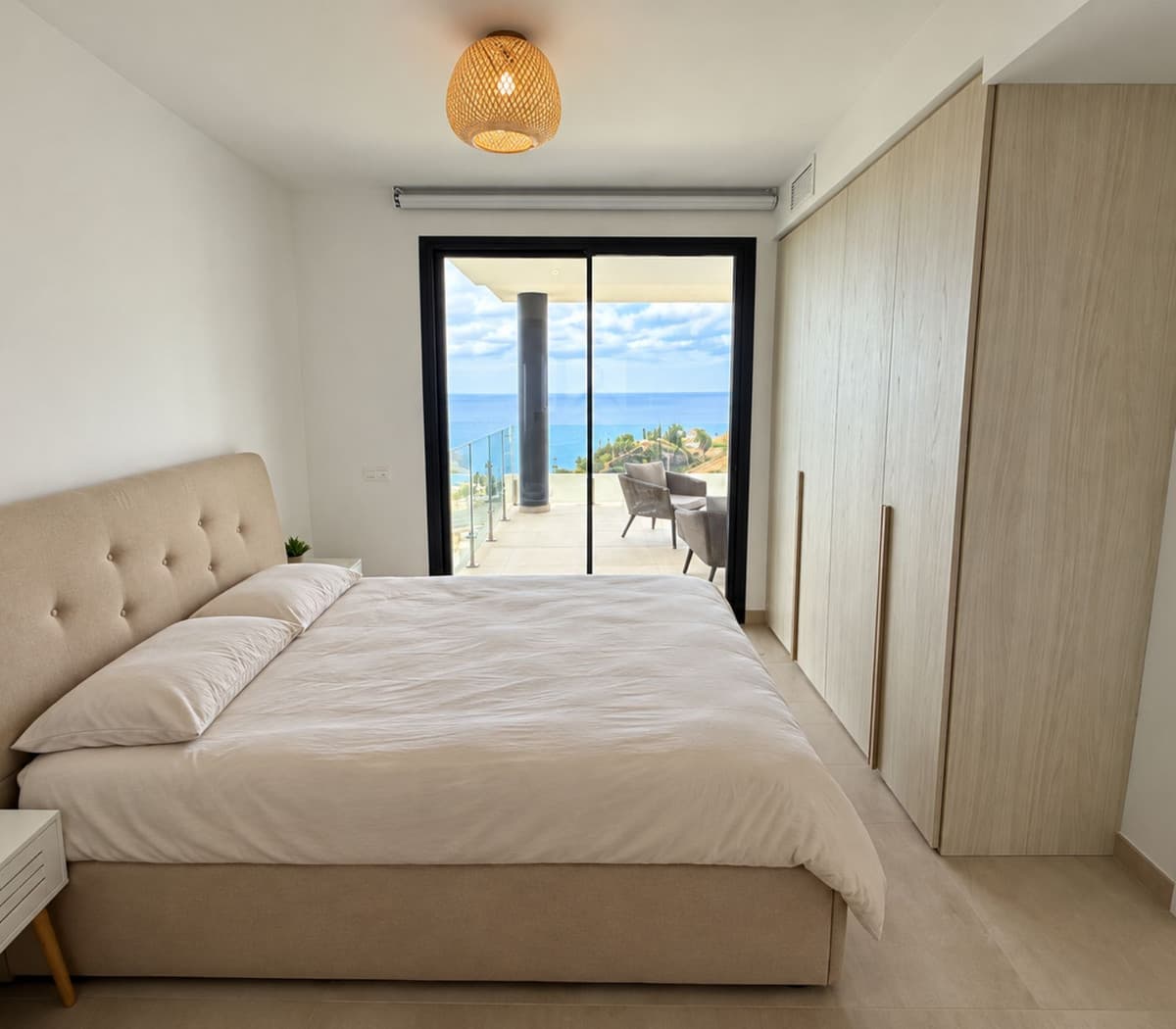 Middle Floor Apartment in Higueron — photo 2 of 10