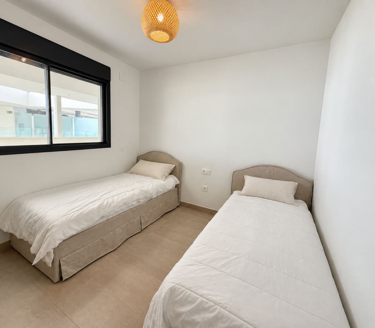 Middle Floor Apartment in Higueron — photo 4 of 10