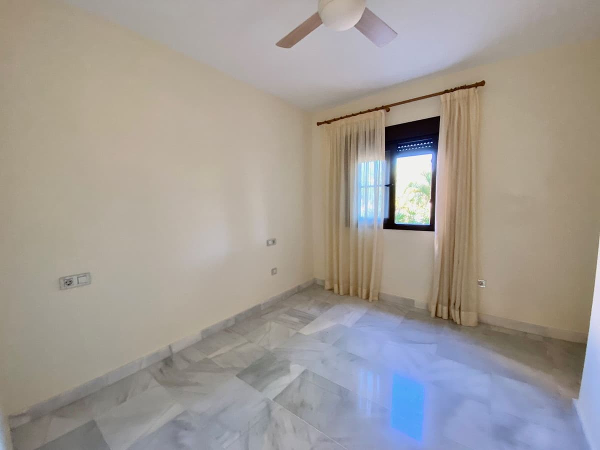 Middle Floor Apartment in Hacienda del Sol — photo 9 of 10