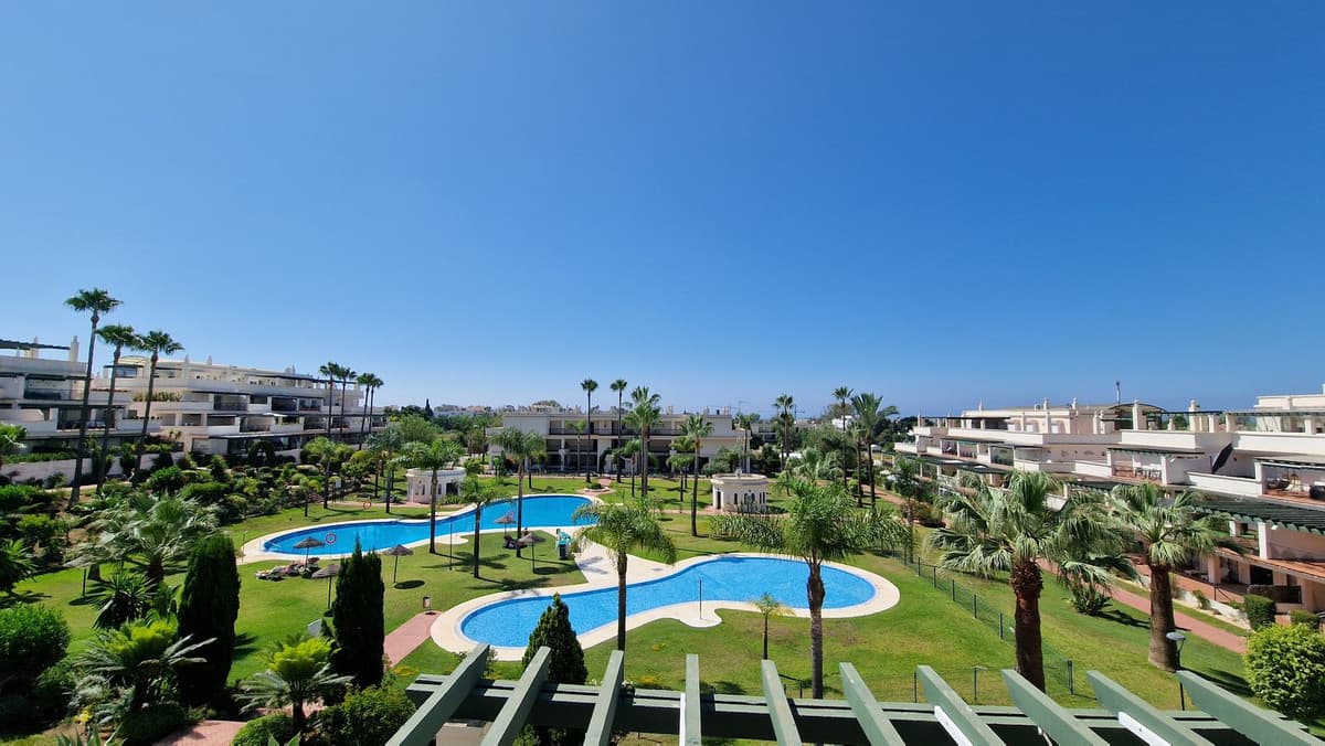 Penthouse in Nueva Andalucía — photo 4 of 10