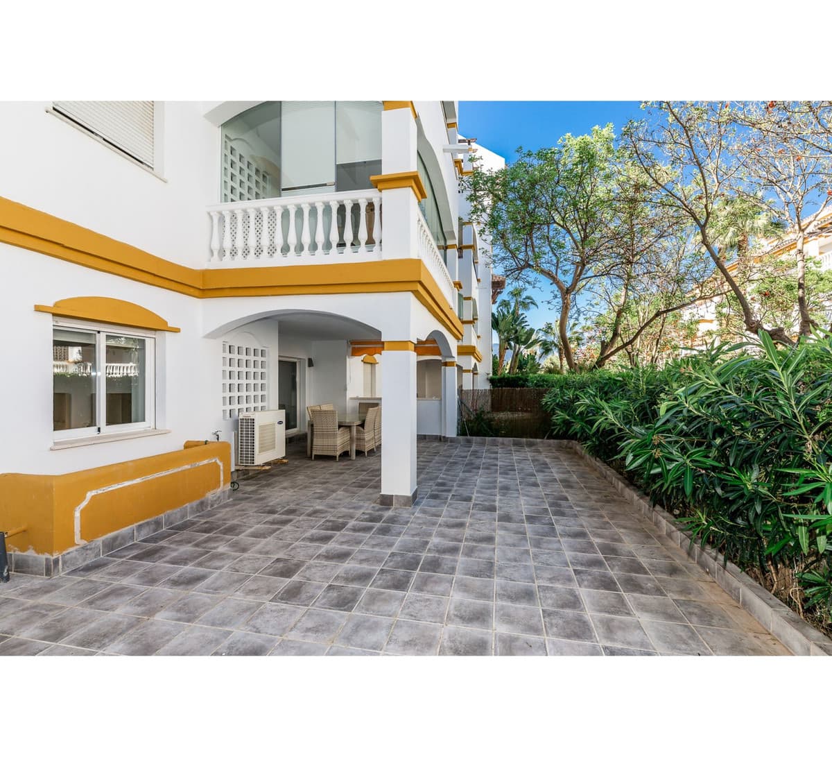 Ground Floor Apartment in Nueva Andalucía — photo 4 of 10