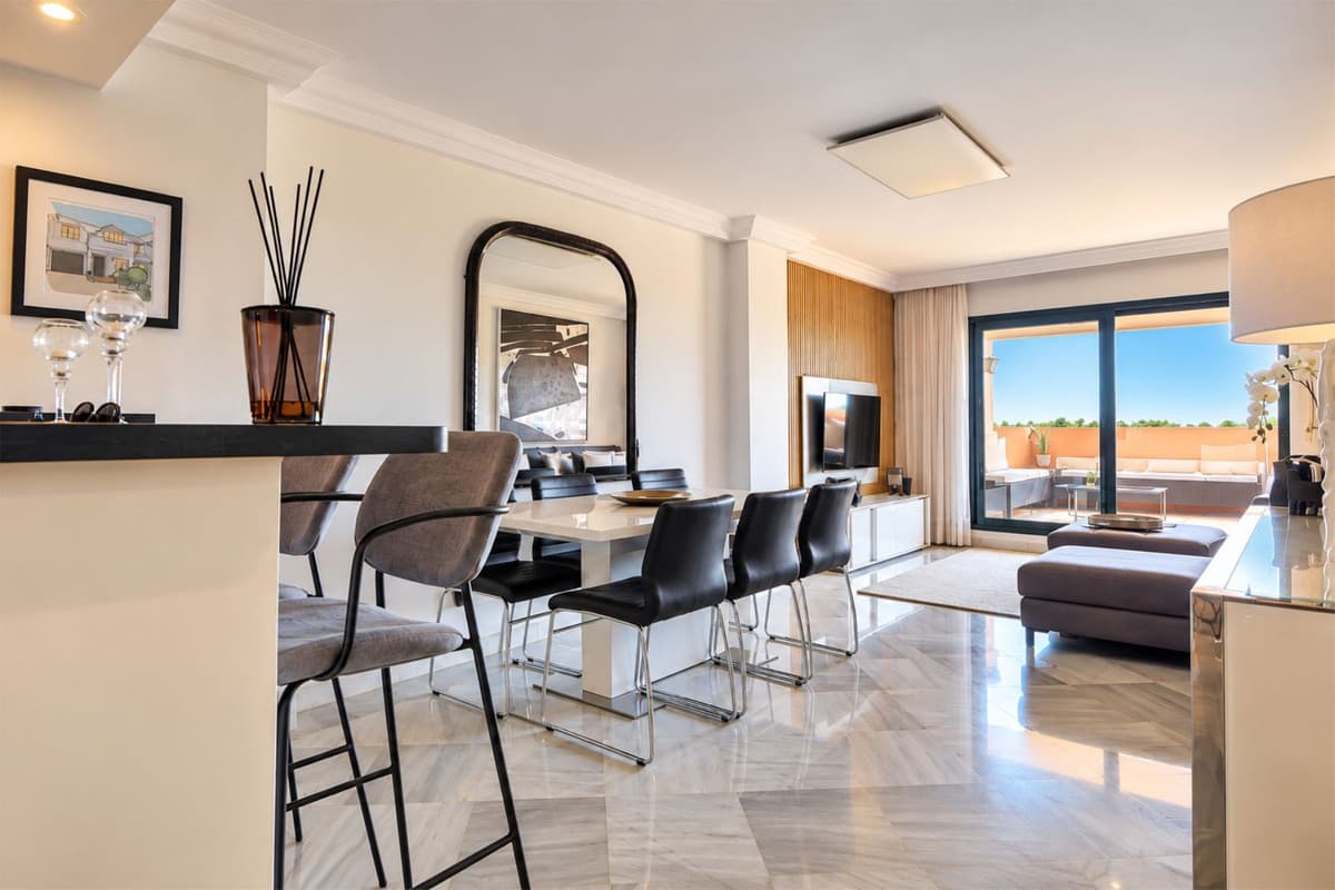 Middle Floor Apartment in Cabopino — photo 3 of 10