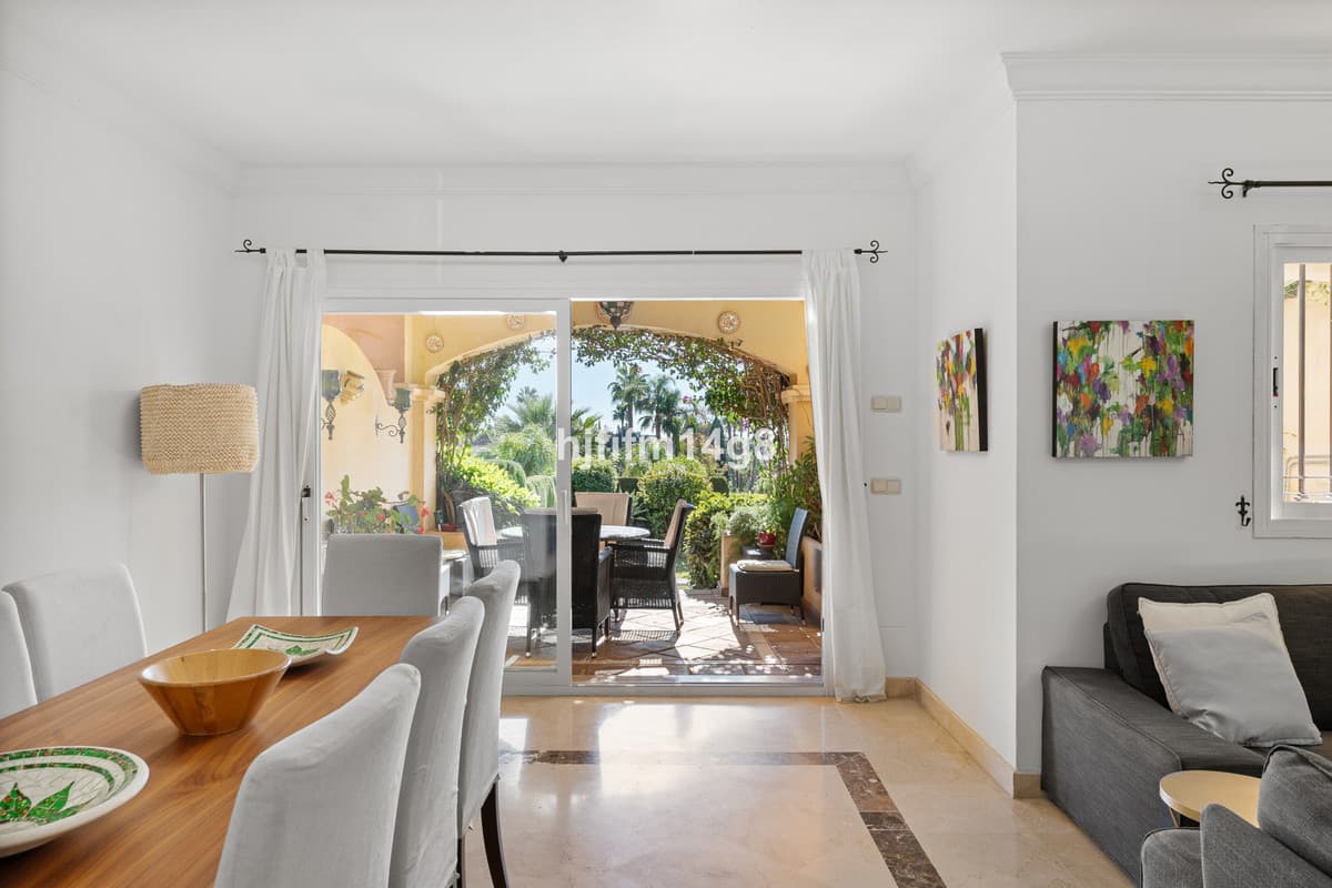 Townhouse in Nueva Andalucía — photo 4 of 10