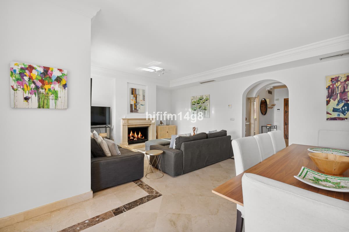Townhouse in Nueva Andalucía — photo 5 of 10