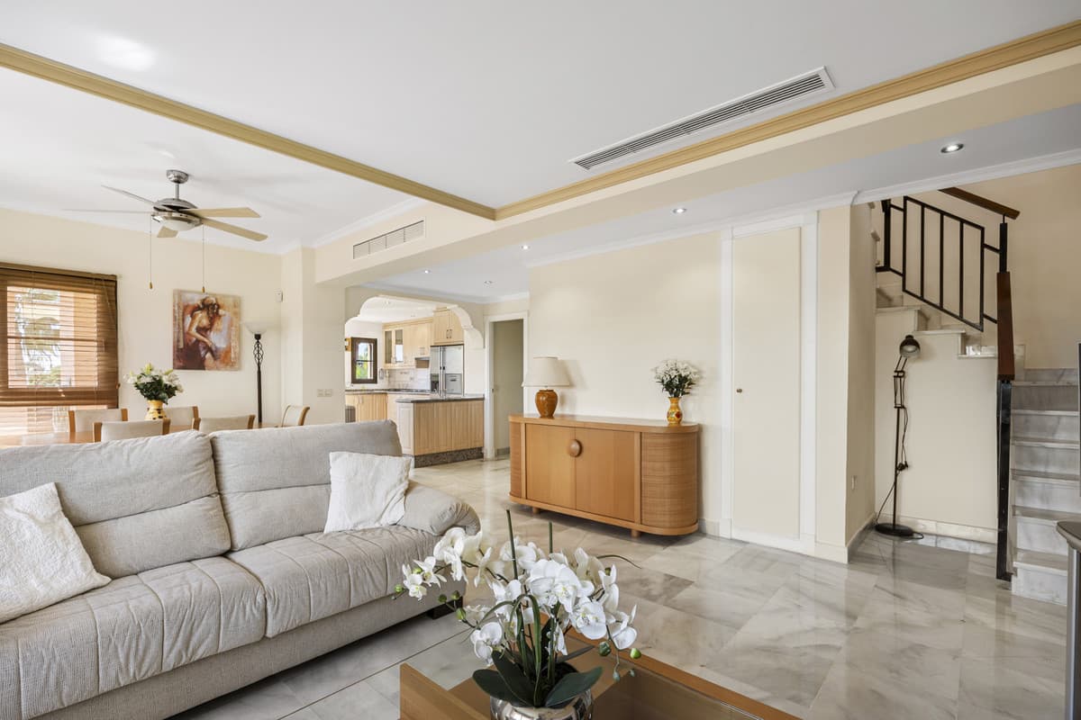 Penthouse Duplex in Estepona — photo 8 of 10
