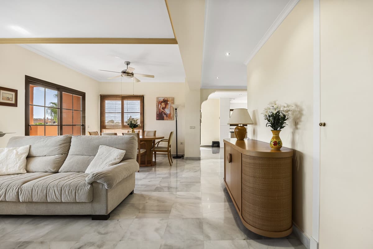 Penthouse Duplex in Estepona — photo 9 of 10