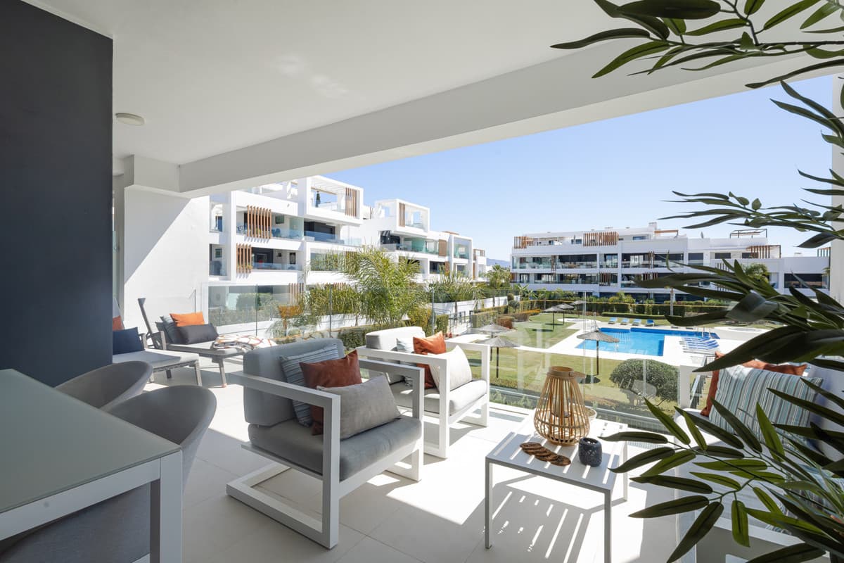 Middle Floor Apartment in Estepona — photo 1 of 10