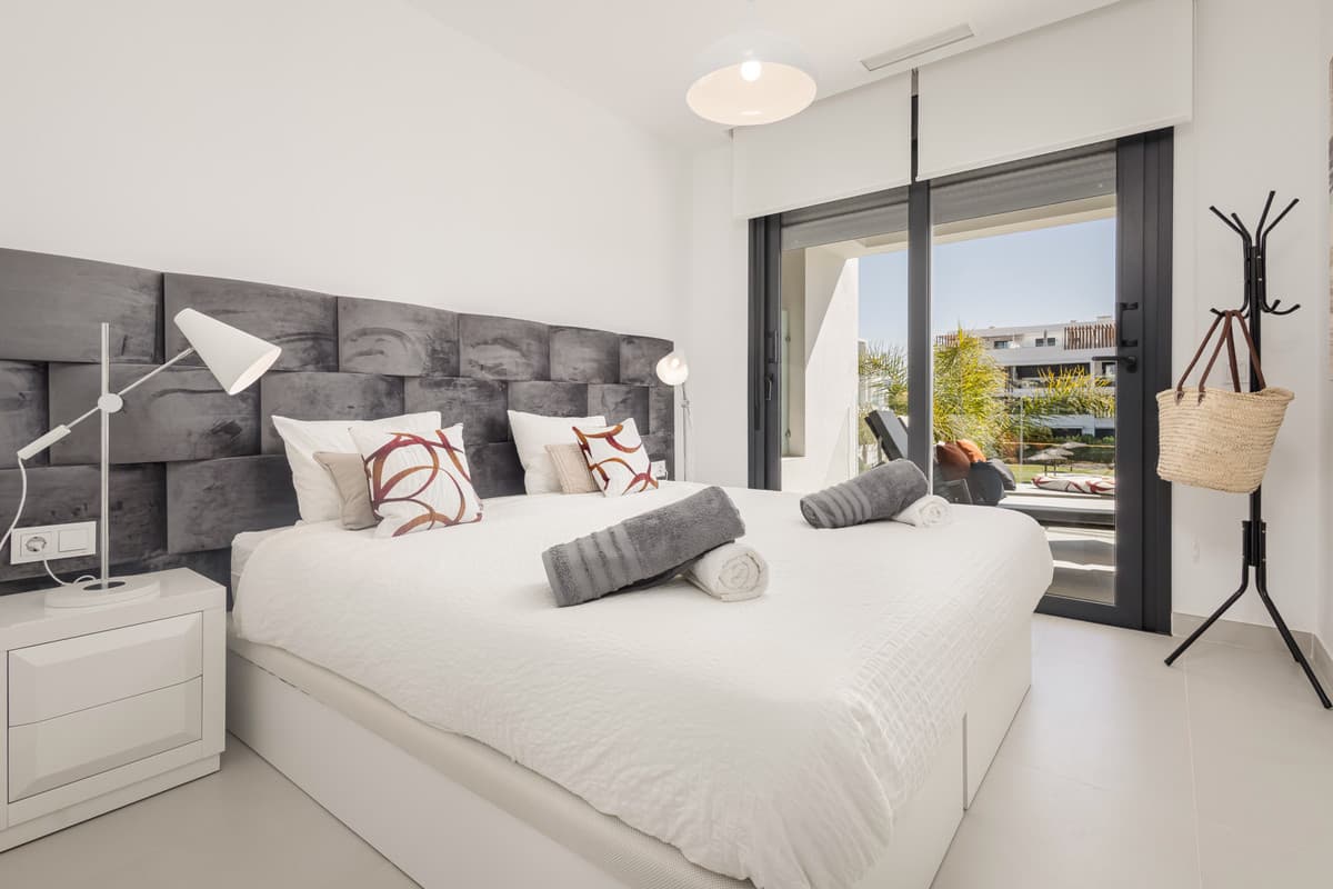 Middle Floor Apartment in Estepona — photo 5 of 10