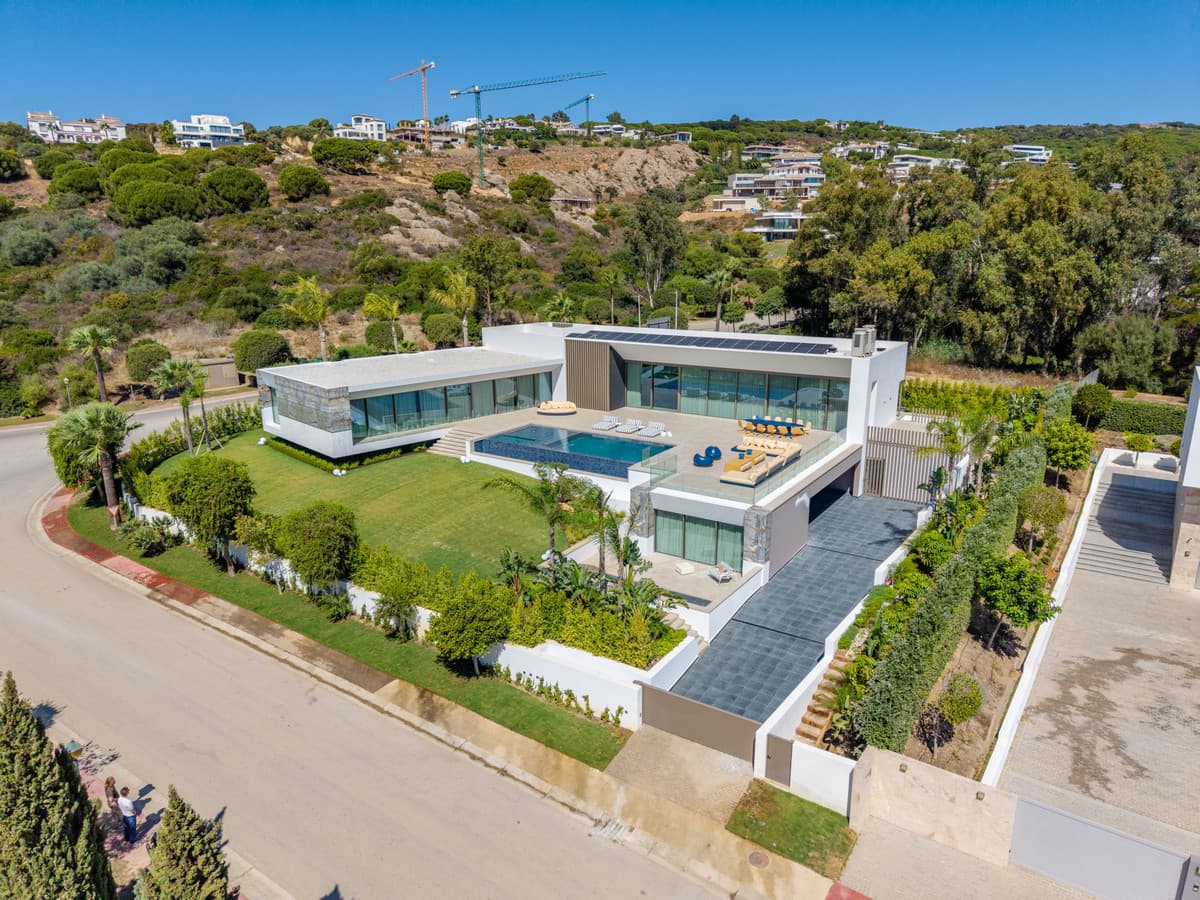 Detached Villa in Sotogrande — photo 1 of 10