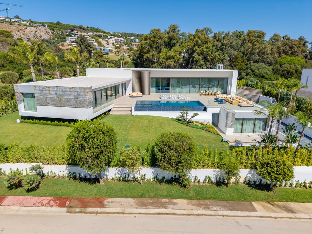 Detached Villa in Sotogrande — photo 2 of 10