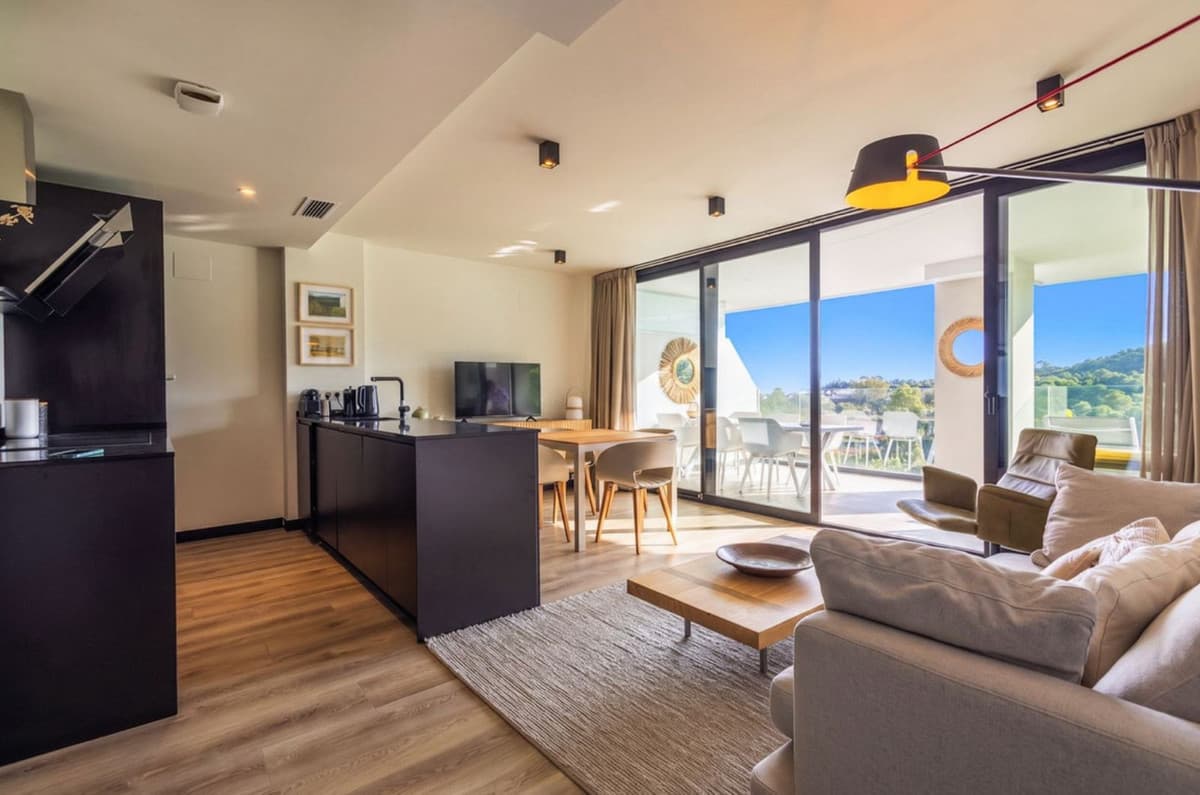 Middle Floor Apartment in Mijas Costa — photo 4 of 10